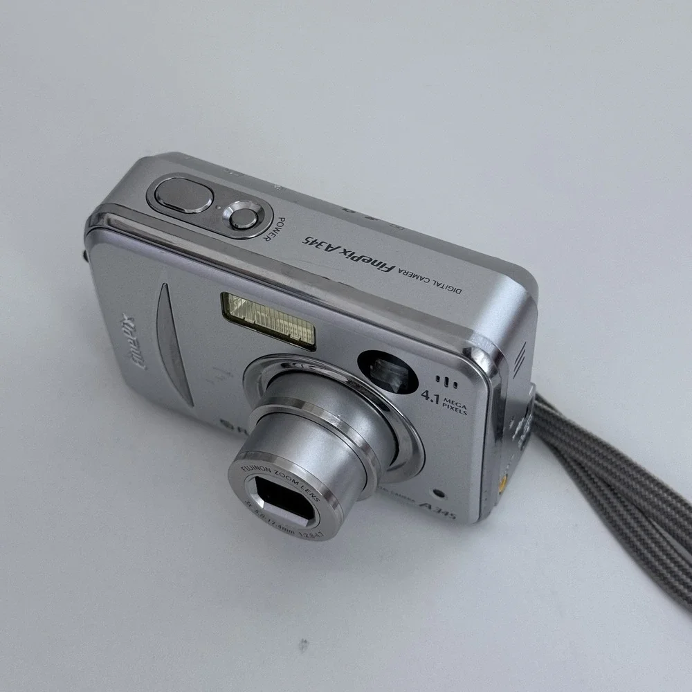 Fujifilm FinePix A345 Digital 4.1MP 3x Zoom Silver CAMERA ONLY *LENS NEED REPAIR